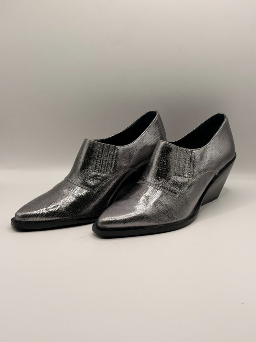 Seychelles Womens Seattle Silver Leather Slip On Pointy Heel Booties Sz 8